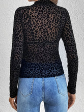 Load image into Gallery viewer, Leopard mock neck