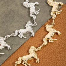 Load image into Gallery viewer, Multi Horse Chain Belt