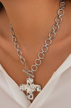 Load image into Gallery viewer, NOTABLE HAMMERED CROSS FRONT TOGGLE NECKLACE