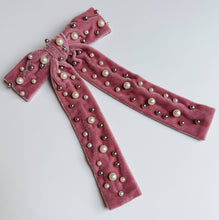 Load image into Gallery viewer, Pearl Throwed Velvet Bow Hair Clip