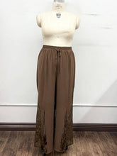 Load image into Gallery viewer, Plus Lace Panel Wide-Leg Pants 3