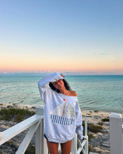 Load image into Gallery viewer, Long Sleeve Top with Sailboat Applique