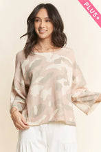 Load image into Gallery viewer, PLUS CAMO TOP