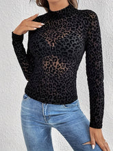 Load image into Gallery viewer, Leopard mock neck